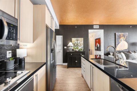 Copropriété à vendre à Miami, Floride: 2 chambres, 94.11 m2 № 2001168 - photo 7