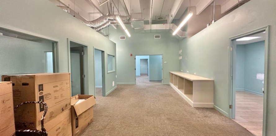 Propiedad comercial en West Palm Beach, Florida № 1228676