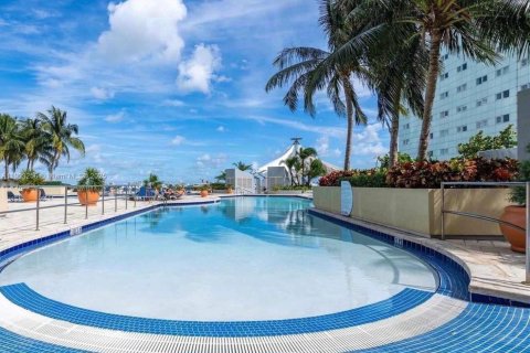 Снять в аренду кондоминиум в Майами, Флорида 1 спальня, 74.88м2, № 1954728 - фото 16