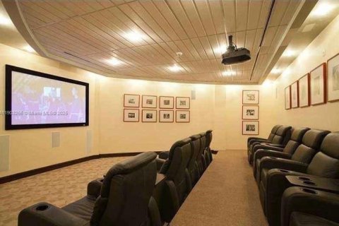 Снять в аренду кондоминиум в Майами, Флорида 1 спальня, 74.88м2, № 1954728 - фото 26