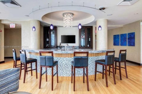 Снять в аренду кондоминиум в Майами, Флорида 1 спальня, 74.88м2, № 1954728 - фото 23