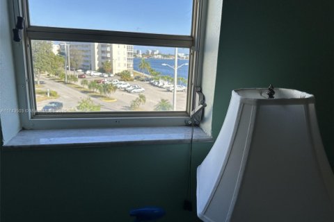 Condominio en venta en Aventura, Florida, 2 dormitorios, 100.61 m2 № 1958447 - foto 14