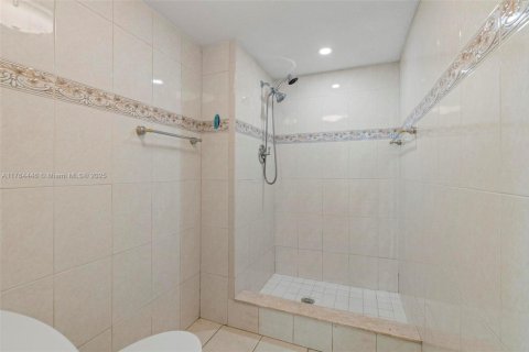 Condominio en venta en Miami, Florida, 2 dormitorios, 114.73 m2 № 1867302 - foto 17