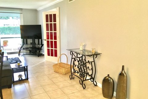 Copropriété à louer à Pembroke Pines, Floride: 2 chambres, 108.7 m2 № 1999614 - photo 16