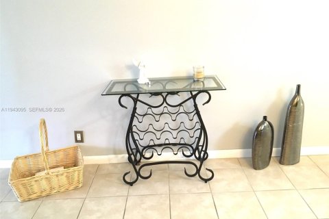 Copropriété à louer à Pembroke Pines, Floride: 2 chambres, 108.7 m2 № 1999614 - photo 14