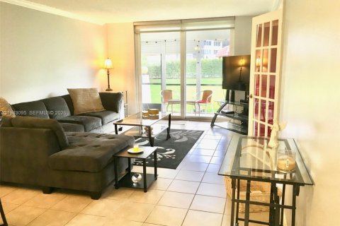 Copropriété à louer à Pembroke Pines, Floride: 2 chambres, 108.7 m2 № 1999614 - photo 10