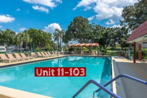 Condo à Pembroke Pines, Floride, 2 chambres  № 1999614