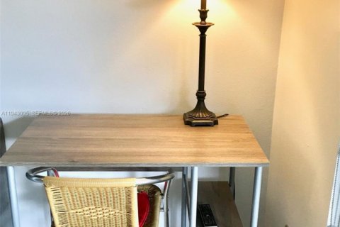 Copropriété à louer à Pembroke Pines, Floride: 2 chambres, 108.7 m2 № 1999614 - photo 15