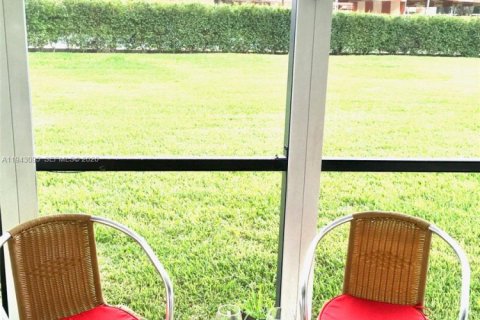 Copropriété à louer à Pembroke Pines, Floride: 2 chambres, 108.7 m2 № 1999614 - photo 26