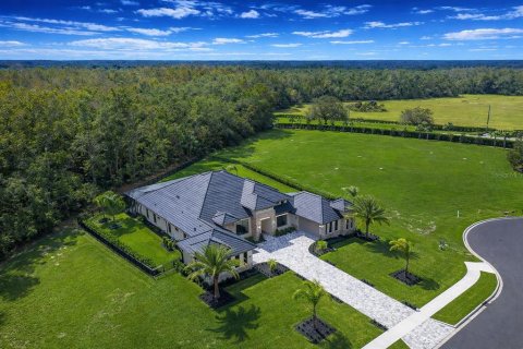 House in Port Orange, Florida 4 bedrooms, 379.51 sq.m. № 2106581 - photo 5