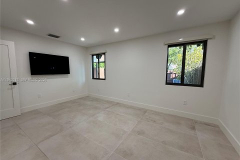 Touwnhouse à louer à Miami, Floride: 2 chambres, 90.3 m2 № 1999387 - photo 8