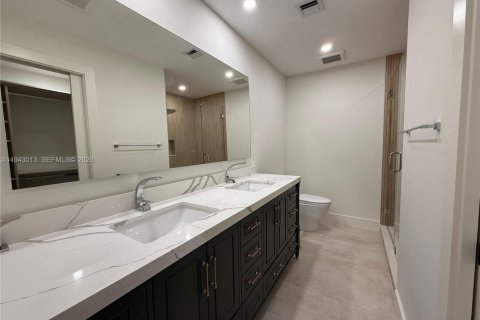 Touwnhouse à louer à Miami, Floride: 2 chambres, 90.3 m2 № 1999387 - photo 9