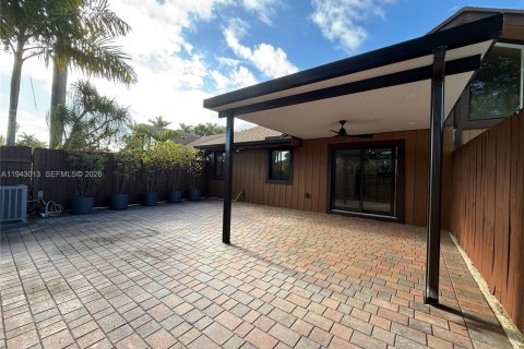 Touwnhouse à louer à Miami, Floride: 2 chambres, 90.3 m2 № 1999387 - photo 19