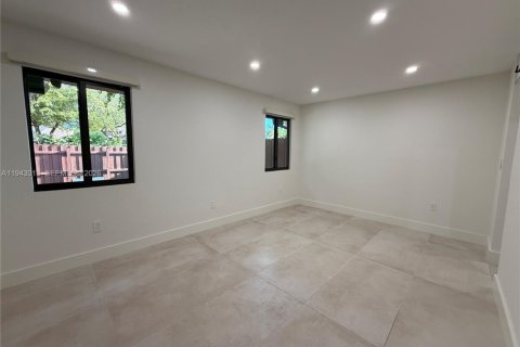 Touwnhouse à louer à Miami, Floride: 2 chambres, 90.3 m2 № 1999387 - photo 7