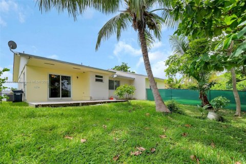 Commercial property in Cutler Bay, Florida 211.07 sq.m. № 1802665 - photo 19