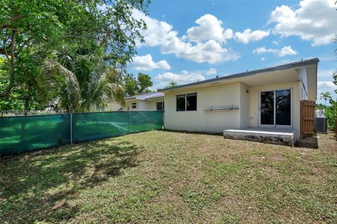 Commercial property in Cutler Bay, Florida 211.07 sq.m. № 1802665 - photo 17