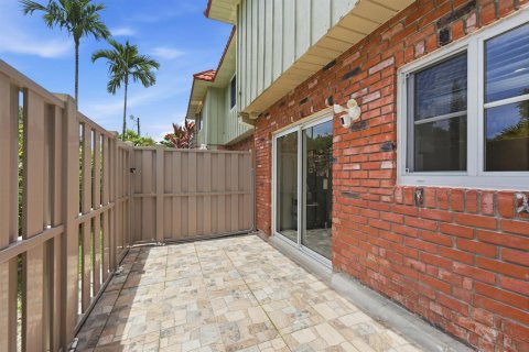 Adosado en venta en Wilton Manors, Florida, 2 dormitorios, 89.19 m2 № 2189778 - foto 14