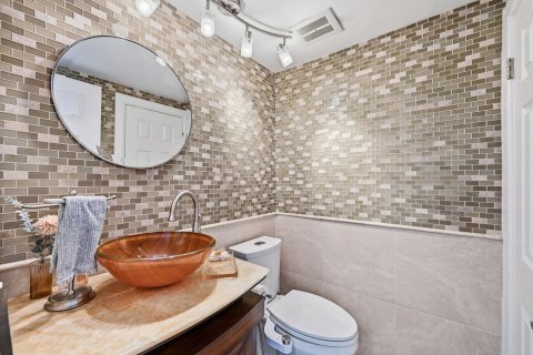 Adosado en venta en Wilton Manors, Florida, 2 dormitorios, 89.19 m2 № 2189778 - foto 16