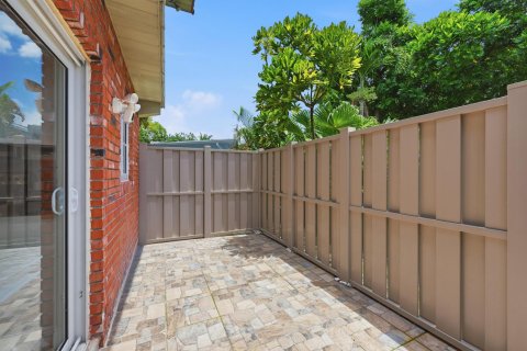 Adosado en venta en Wilton Manors, Florida, 2 dormitorios, 89.19 m2 № 2189778 - foto 15
