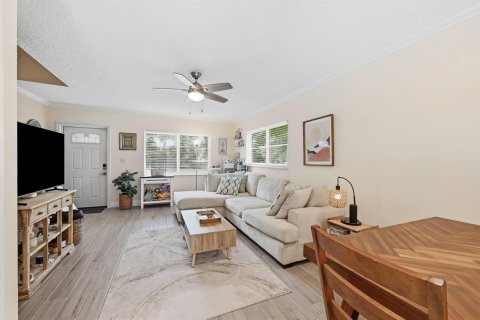 Adosado en venta en Wilton Manors, Florida, 2 dormitorios, 89.19 m2 № 2189778 - foto 9