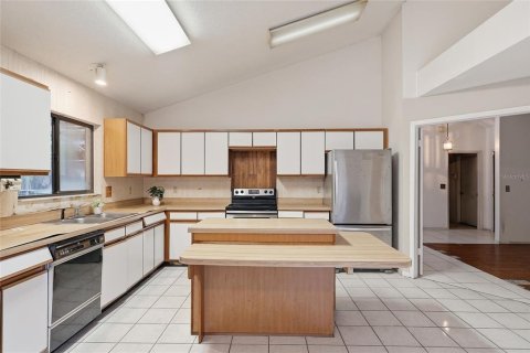 Villa ou maison à vendre à Orlando, Floride: 4 chambres, 199.65 m2 № 2280578 - photo 3