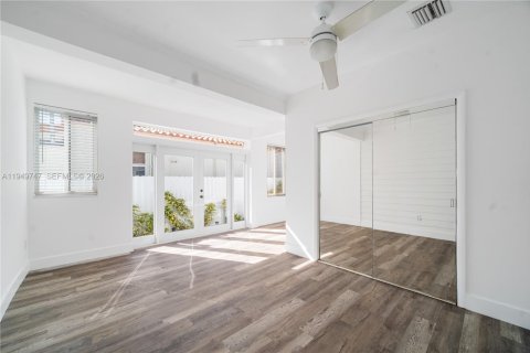 Immobilier commercial à vendre à Miami Beach, Floride: 400.04 m2 № 2005840 - photo 27