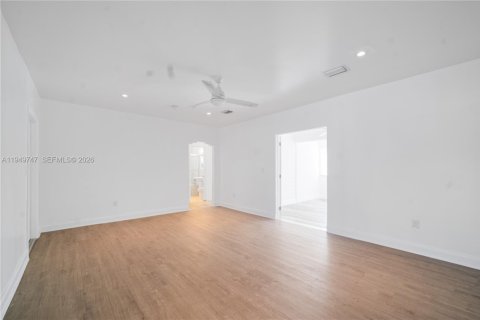 Immobilier commercial à vendre à Miami Beach, Floride: 400.04 m2 № 2005840 - photo 21