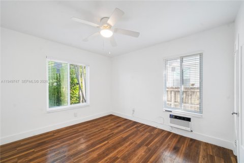 Immobilier commercial à vendre à Miami Beach, Floride: 400.04 m2 № 2005840 - photo 11