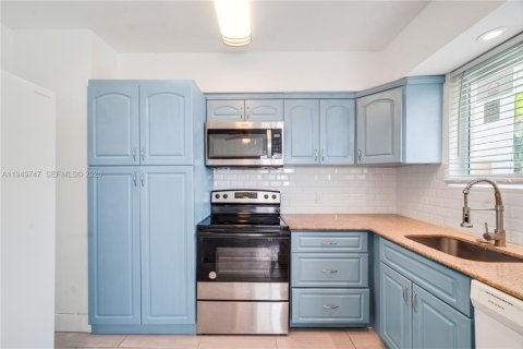 Immobilier commercial à vendre à Miami Beach, Floride: 400.04 m2 № 2005840 - photo 7