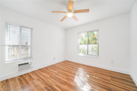 Immobilier commercial à vendre à Miami Beach, Floride: 400.04 m2 № 2005840 - photo 15