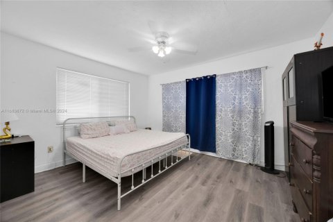 Propiedad comercial en venta en Miami, Florida, 208.01 m2 № 1812108 - foto 6