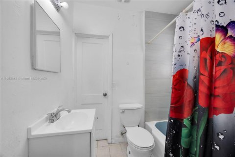 Propiedad comercial en venta en Miami, Florida, 208.01 m2 № 1812108 - foto 11