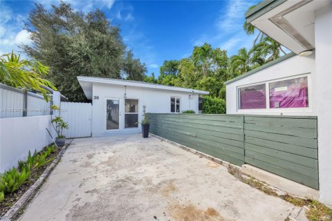 Propiedad comercial en venta en Miami, Florida, 208.01 m2 № 1812108 - foto 13