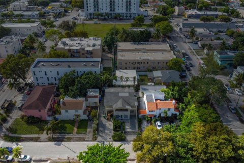 Terreno en venta en Miami, Florida № 1988876 - foto 4