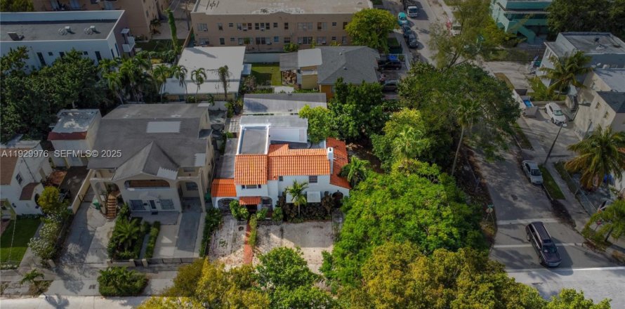 Terreno en Miami, Florida № 1988876