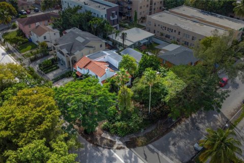 Terreno en venta en Miami, Florida № 1988876 - foto 2