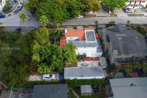 Terreno en venta en Miami, Florida № 1988876 - foto 3