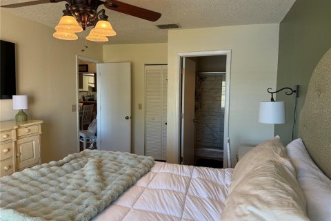 Condominio en venta en New Port Richey, Florida, 2 dormitorios, 86.86 m2 № 2097730 - foto 14