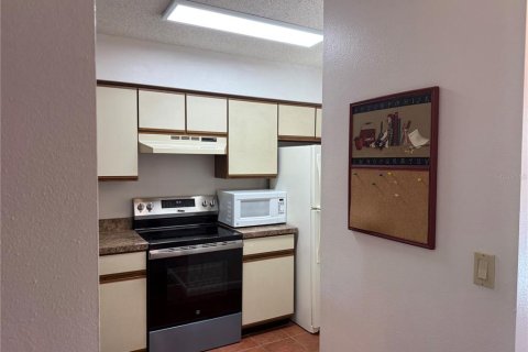 Condominio en venta en New Port Richey, Florida, 2 dormitorios, 86.86 m2 № 2097730 - foto 3