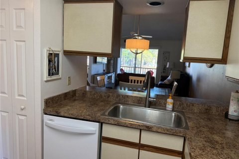 Condominio en venta en New Port Richey, Florida, 2 dormitorios, 86.86 m2 № 2097730 - foto 6