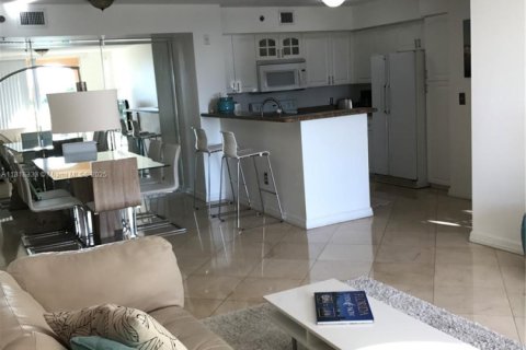 Copropriété à louer à Aventura, Floride: 2 chambres, 109.62 m2 № 1943006 - photo 4