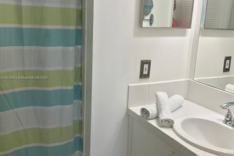 Copropriété à louer à Aventura, Floride: 2 chambres, 109.62 m2 № 1943006 - photo 13