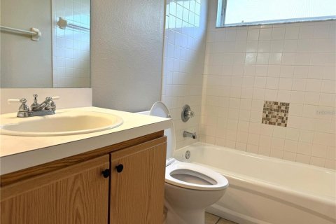 Casa en alquiler en Brandon, Florida, 4 dormitorios, 136.01 m2 № 1908614 - foto 16