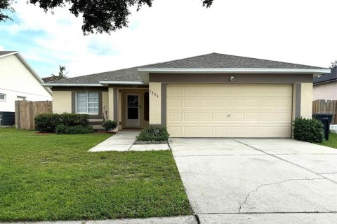 Casa en alquiler en Brandon, Florida, 4 dormitorios, 136.01 m2 № 1908614 - foto 2
