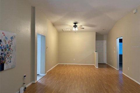 Casa en alquiler en Brandon, Florida, 4 dormitorios, 136.01 m2 № 1908614 - foto 9