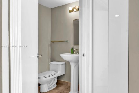 Снять в аренду кондоминиум в Майами-Бич, Флорида 1 спальня, 75.07м2, № 1998179 - фото 23