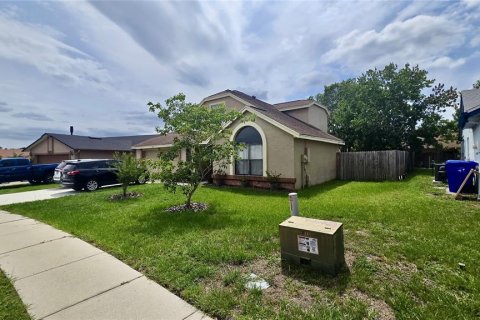 Villa ou maison à louer à Kissimmee, Floride: 3 chambres, 158.4 m2 № 2114637 - photo 2