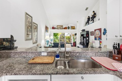 Condo in Sarasota, Florida, 2 bedrooms  № 2097142 - photo 6
