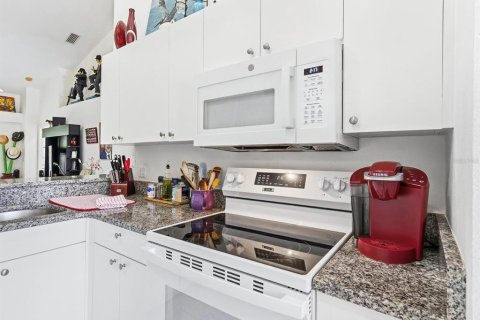 Condo in Sarasota, Florida, 2 bedrooms  № 2097142 - photo 7