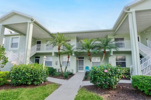Condo in Sarasota, Florida, 2 bedrooms  № 2097142